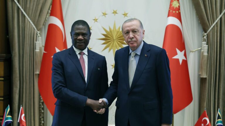 Cumhurbaşkanı Erdoğan, Güney Afrika Cumhuriyeti Cumhurbaşkanı Yardımcısı Mashatile’yi ağırladı