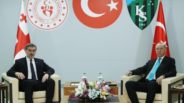 Cumhurbaşkanı Erdoğan ve Gürcistan Cumhurbaşkanı Kavelaşvili Kocaeli Stadı’nda Buluştu