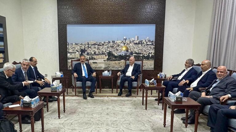 Fidan ve Kalın, Hamas yetkilileriyle Doha’da buluştu