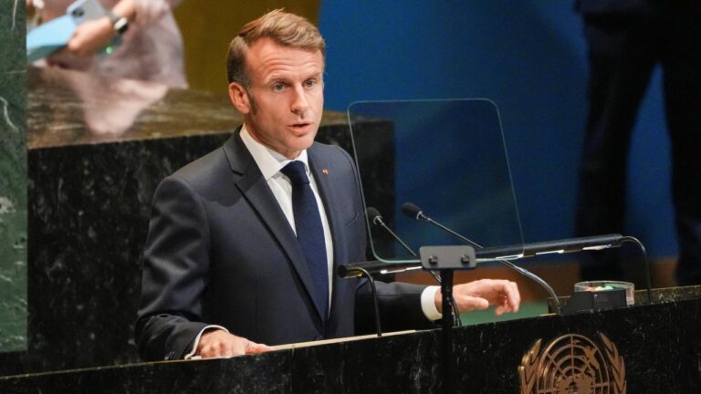 Macron: Louvre Müzesi’nde Yaşanan Hırsızlık Hakkında Açıklamalarda Bulundu