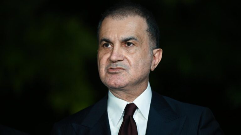 Ömer Çelik: CHP yöneticileri siyasette ahlaksız bir şekilde hareket ediyor
