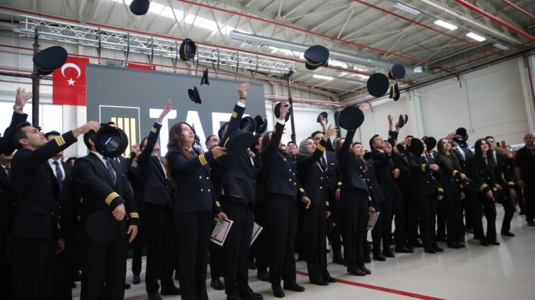 THY’nin yeni pilotları mezun oldu