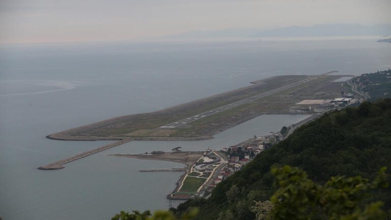 Trabzon’a Deniz Üzerine İnşa Edilecek Yeni Havalimanı Projesi