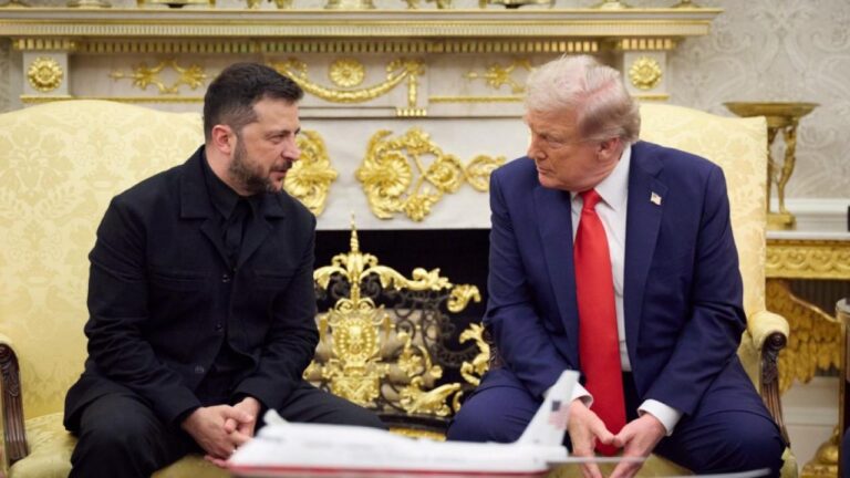 Trump, Zelenski ile Görüşerek Tomahawk Füzeleri Konusunu Masaya Yatırdı