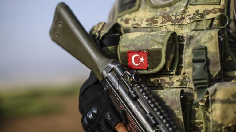 Türk askerinin Irak ve Suriye’deki görev süresinin uzatılmasına ilişkin tezkere TBMM’de