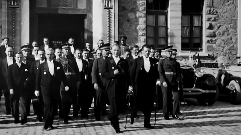 Türkiye Cumhuriyeti’nin 102. Yılı Kutlu Olsun!