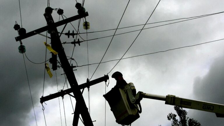 Avustralya’da Tropikal Siklon Nedeniyle Binlerce Ev ve İş Yeri Elektriksiz Kaldı