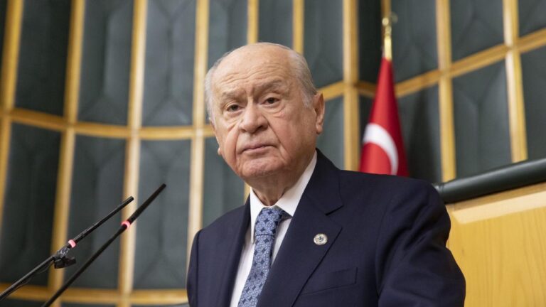 Bahçeli: Öğretmenlerimiz Unutulmaz Medeniyet Işığımız