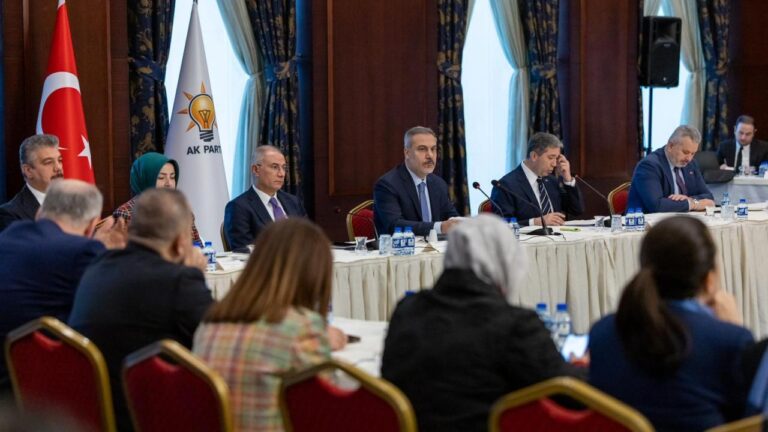 Bakan Fidan, AK Parti Marmara Bölgesi milletvekilleriyle buluştu