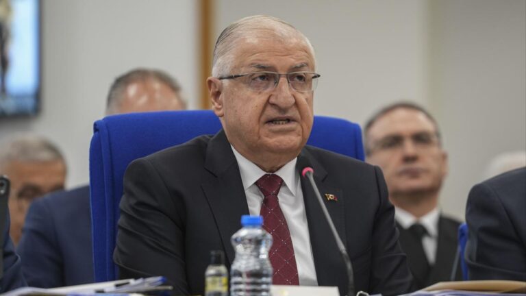Bakan Güler: Terörle mücadelemiz kararlı bir şekilde devam ediyor