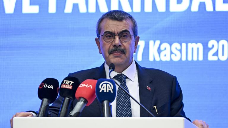 Bakan Tekin: 2002’den Sonra 13 Bin Öğrenci Yurt Dışına Gönderildi