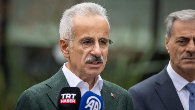 Bakan Uraloğlu’ndan "KAIROS" ve "VIRAT" gemileriyle ilgili açıklama