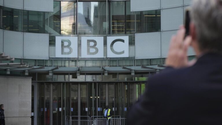 BBC, Trump belgeselinde kurgusal hata yaptığı için özür diledi