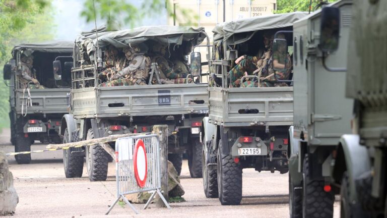Belçika’da Gençler Gönüllü Askerliğe Çağrıldı