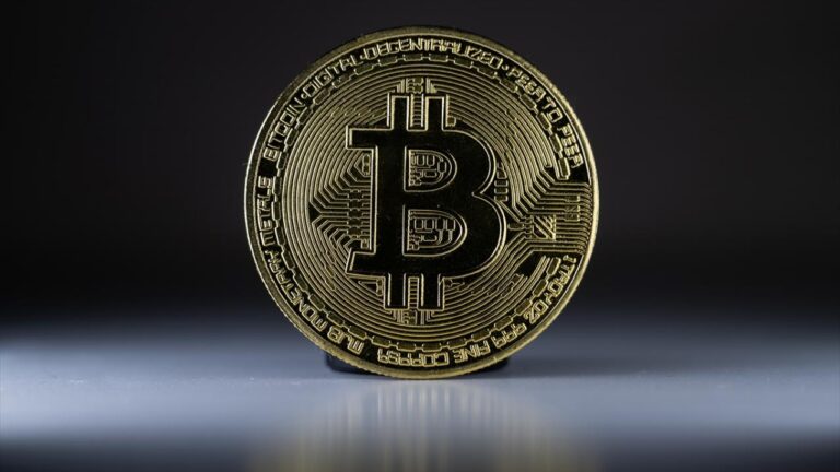 Bitcoin Fiyatı 100 Bin Doların Altına İndi