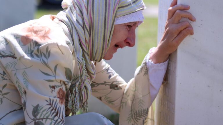 Bosna Savaşı’nda Keskin Nişancılık Soruşturması: İtalyan Yazarın Açıklamaları