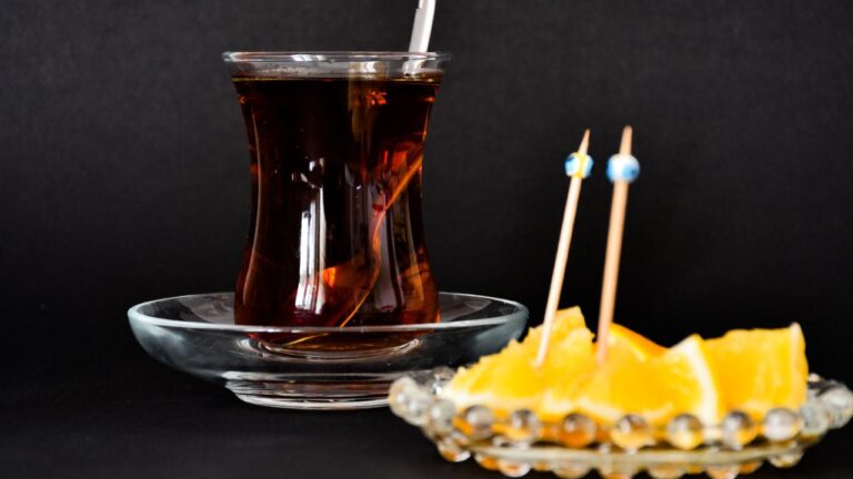 Çayın Yanındaki Limona Para İsteyen İşletmeye 38 Bin TL Ceza