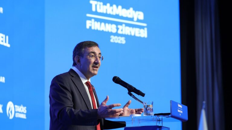 Cevdet Yılmaz: Ekonomi politikalarımızın merkezinde enflasyonla mücadele var