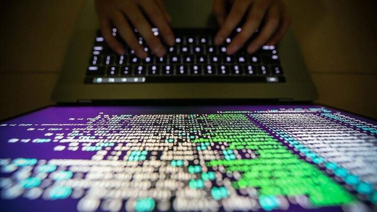 Collins Sözlüğü 2025 Yılının Kelimesini Açıkladı: “Vibe Coding”