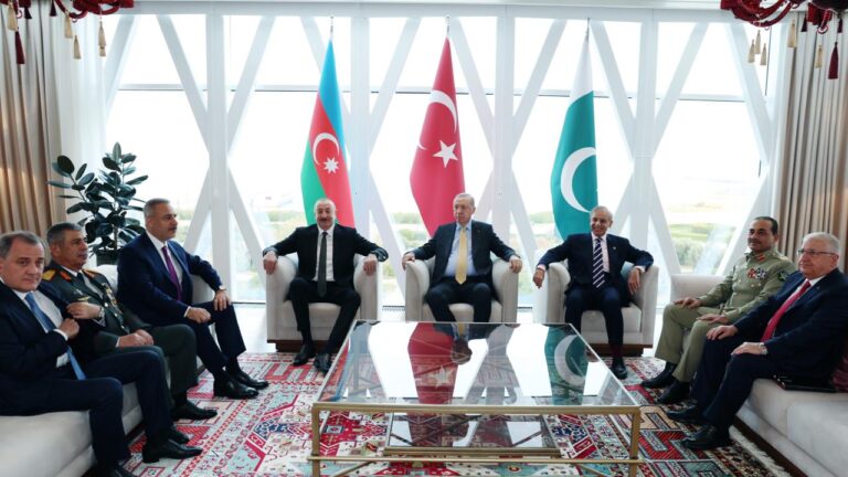 Cumhurbaşkanı Erdoğan, Aliyev ve Şerif ile Bakü’de Görüştü