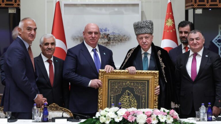 Cumhurbaşkanı Erdoğan, DATÜB heyetini ağırladı