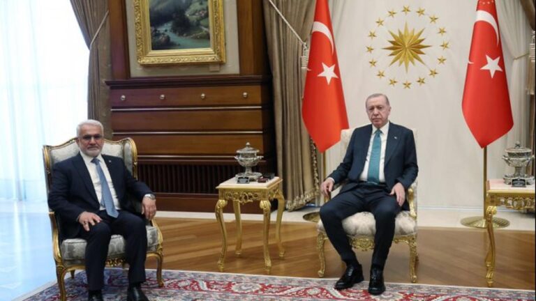 Cumhurbaşkanı Erdoğan, HÜDA PAR Genel Başkanı Yapıcıoğlu’nu ağırladı