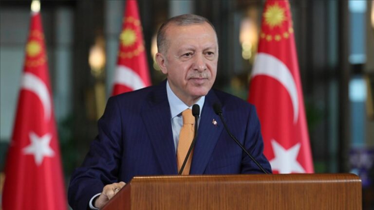 Cumhurbaşkanı Erdoğan, İngiltere’deki Türklere hitap etti