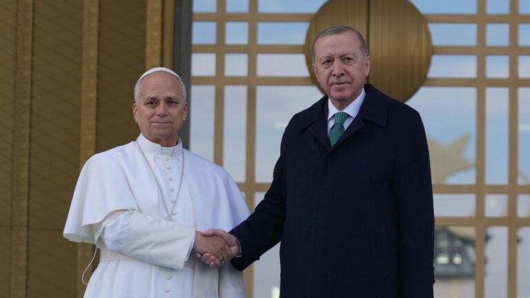 Cumhurbaşkanı Erdoğan, Papa 14. Leo’yu resmi törenle karşıladı