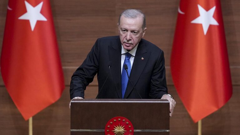 Cumhurbaşkanı Erdoğan’dan uçak kazasında şehit olan pilot için taziye