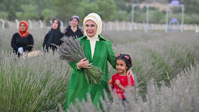 Emine Erdoğan’dan Dünya Çocuk Hakları Günü Mesajı