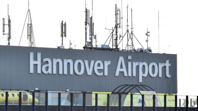 Hannover Havalimanı’nda Dron Sebebiyle Hava Trafiği Aksadı
