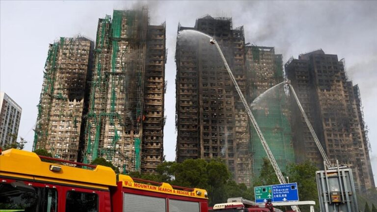 Hong Kong’da Yangında 55 Kişi Hayatını Kaybetti