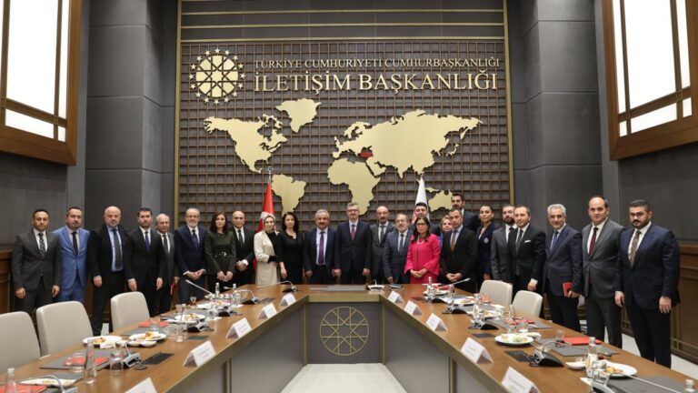 İletişim Başkanı Duran, Türkiye Basın Federasyonu heyetini ağırladı