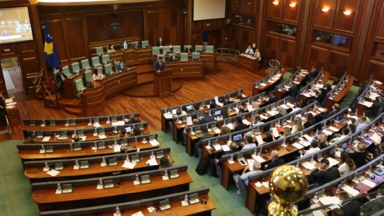 Kosova Meclisi Açıldı