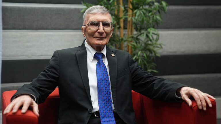 Prof. Dr. Aziz Sancar, Ödül Törenine İlk Kez Katıldı