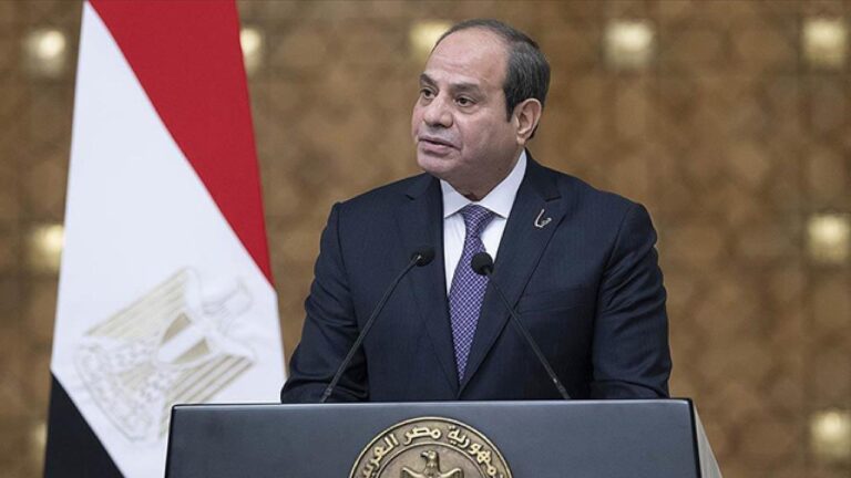 Sisi: Dünya, Filistin halkının efsanevi direnişine tanıklık ediyor