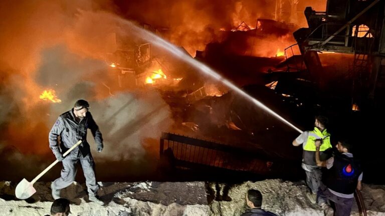 Soykırımcı İsrail, ateşkese rağmen Lübnan’a 669 dalga halinde hava saldırıları düzenledi