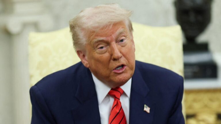 Trump, Venezuela ve çevresindeki hava sahasının kapatılacağını açıkladı
