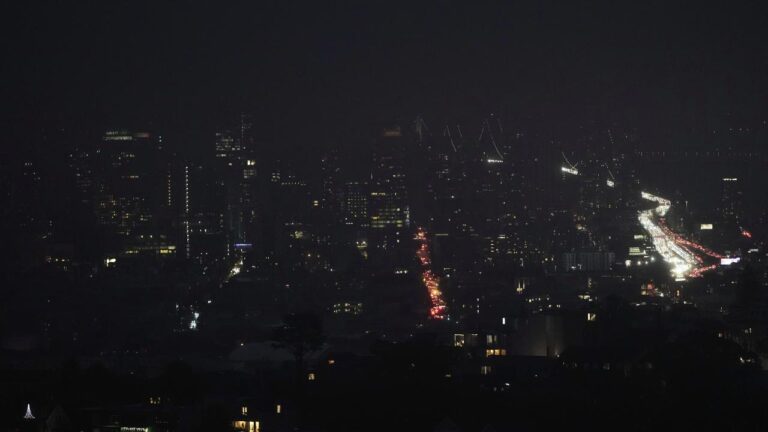 ABD’nin San Francisco kentinde 130 binden fazla ev ve iş yeri elektriksiz kaldı