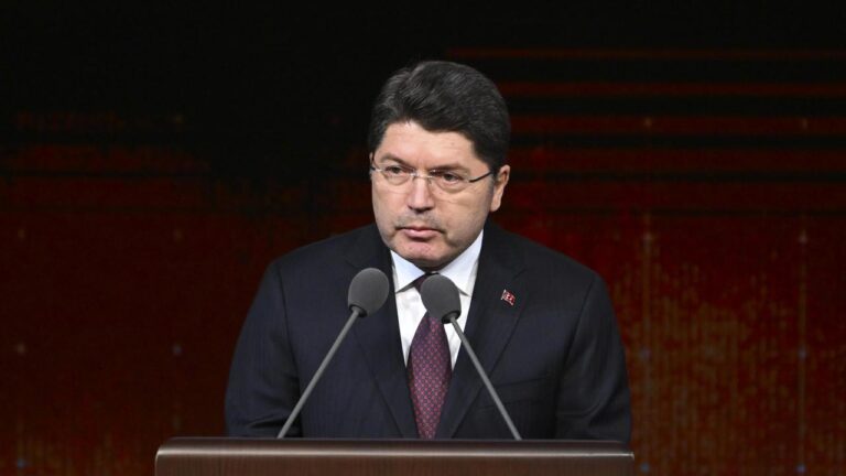 Adalet Bakanı Tunç: Adaletin omurgasını oluşturan yargıyı yıpratmaya çalışanlara karşı tavrımız nettir
