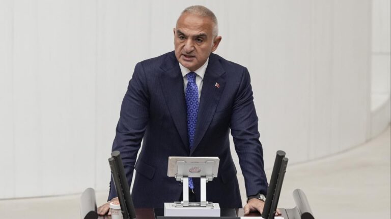 Bakan Ersoy: Turizmde ilk 9 ayda tüm zamanların rekorunu kırdık
