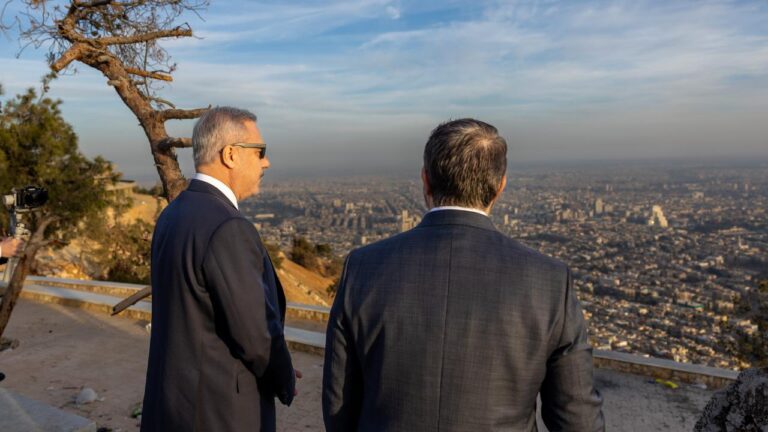 Bakan Fidan, Kasyun Dağı’ndan Şam’ı seyretti