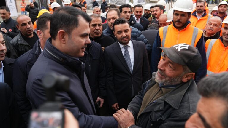 Bakan Kurum: Asrın inşasıyla Hatay’ın dört bir yanı çiçek gibi oluyor