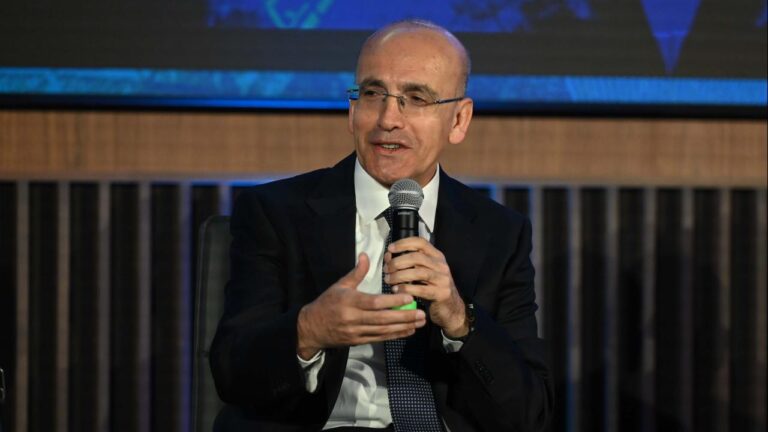 Bakan Şimşek: Türkiye-BAE ekonomik ortaklığının yeni bir ivme kazanacağına inanıyoruz