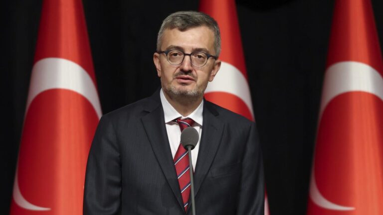 Burhanettin Duran, milli şair Mehmet Akif Ersoy’u andı