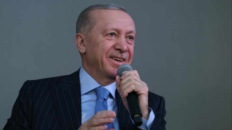 Cumhurbaşkanı Erdoğan: Hep gençlerle omuz omuza yürüdük