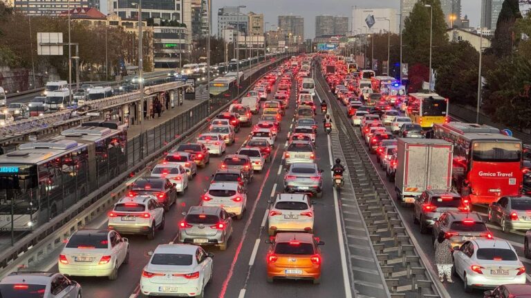 Dünyanın en yoğun trafiğine sahip şehirleri açıklandı
