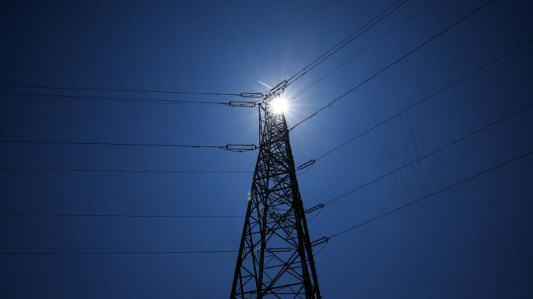 Elektrikte serbest tüketici limiti yeniden belirlendi