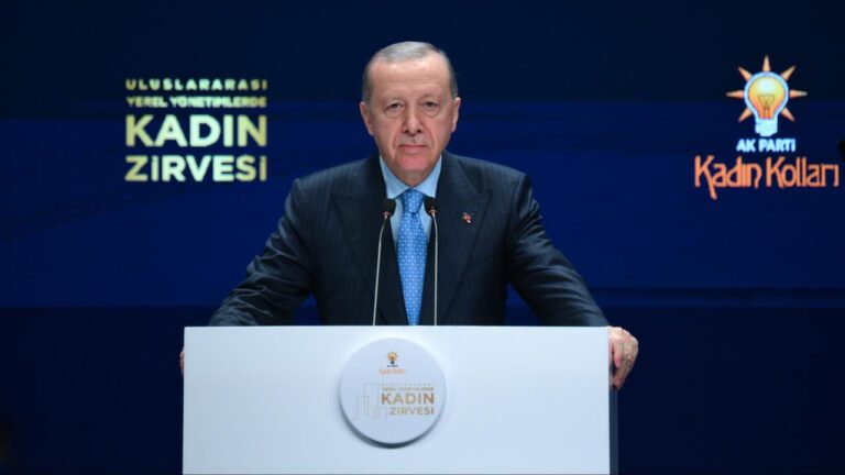 Erdoğan: El değiştiren belediyeler hızla irtifa kaybediyor, sorunlar kronikleşti