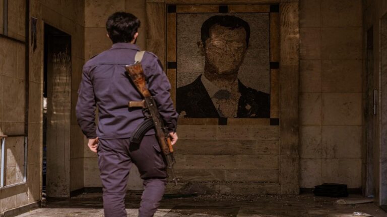Esad rejiminin işlediği savaş suçlarına ilişkin 70 binden fazla yeni fotoğraf ortaya çıktı